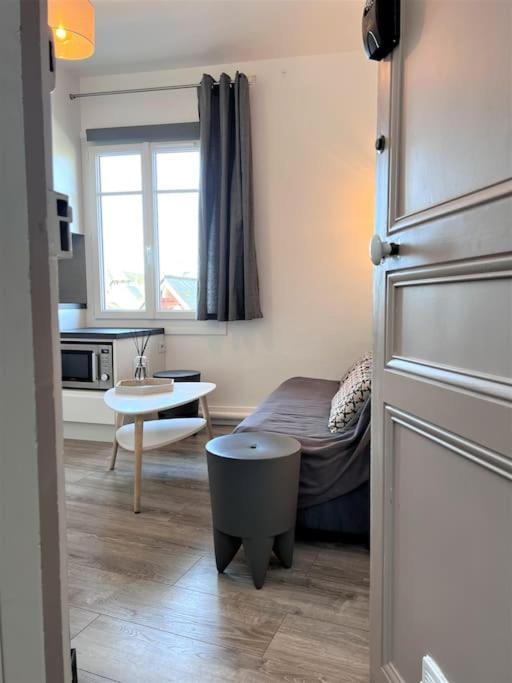 Le Cyrano, Deauville - App. T2 Proche De La Mer Экстерьер фото