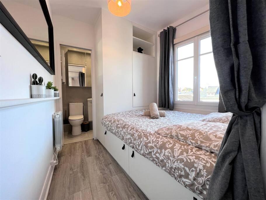 Le Cyrano, Deauville - App. T2 Proche De La Mer Экстерьер фото